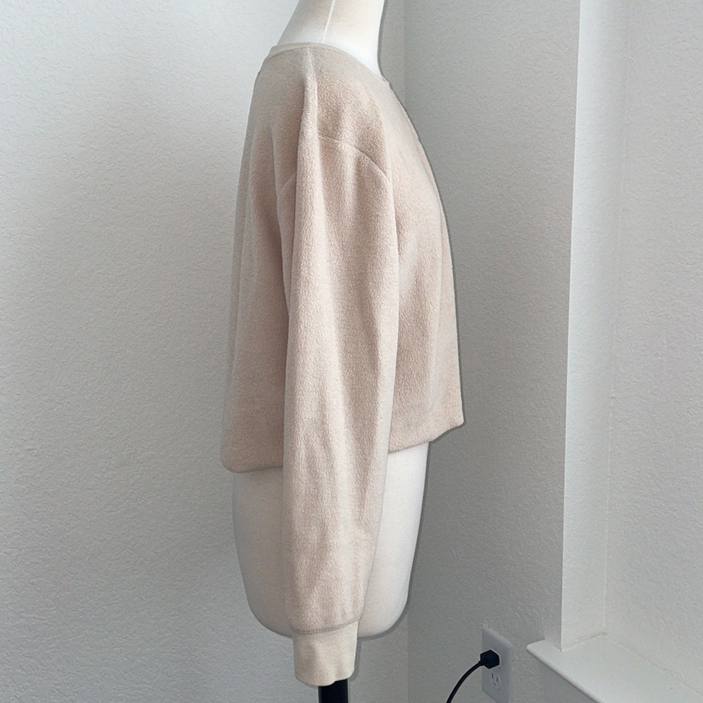 BROOKLYN CLOTH beige fleece crop top crewneck sweater in women’s size small. - Picture 6 of 10